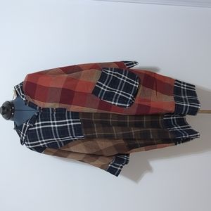 Morimiss hooded top size is Unknown like an XL it is oversized 100% cotton